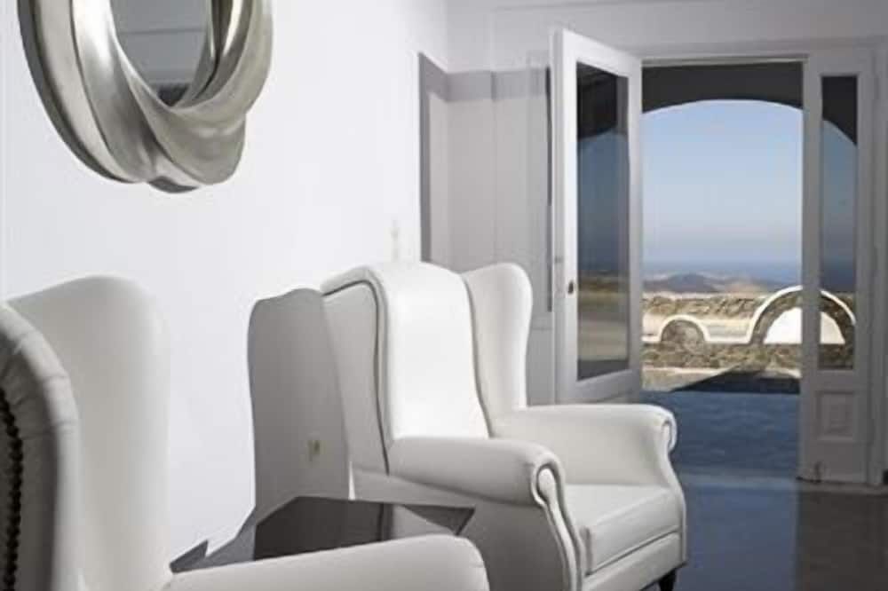 Philippion Boutique Hotel - פירה - סלון