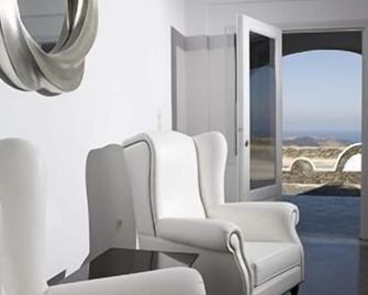 Philippion Boutique Hotel - פירה - סלון