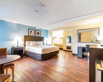Days Inn by Wyndham Federal Way - Federal Way - Bedroom