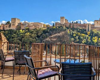 Apartamentos Alhambra - Granada - Balcony
