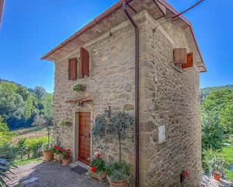 Beautiful Home In Caprese Michelangelo - Caprese Michelangelo - Edificio