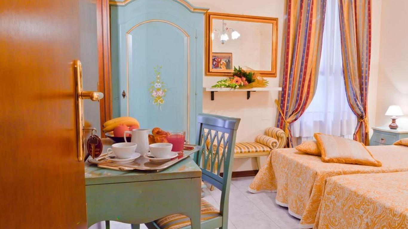 Hotel Henry