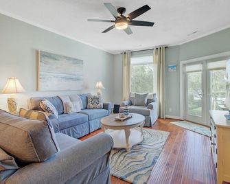 Moorings 506 by Wild Dunes, Marina View - Isle of Palms - Huiskamer
