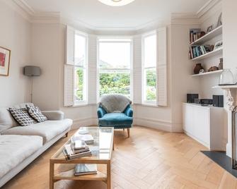 Skandi chic Hideaway near river and transport Pass the Keys - Twickenham - Salon