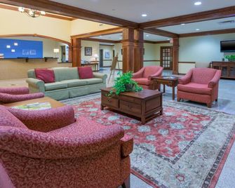 Holiday Inn Express & Suites Lexington Nw-The Vineyard By IHG - Lexington - Lounge