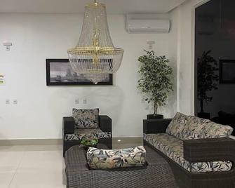 The Villeneuve Residence - Caldas Novas - Wohnzimmer
