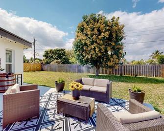 Palm Dreams - Greenacres City - Patio