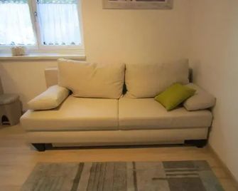 Peter Lamster Top1 - Frauenkirchen - Living room
