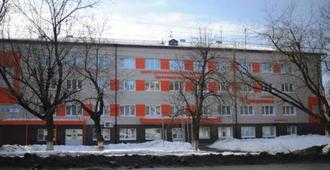 Molodezhnaya Hotel - Kirov - Building