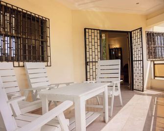 Lome City Apartment - 3 Bedrooms - Lomé - Patio