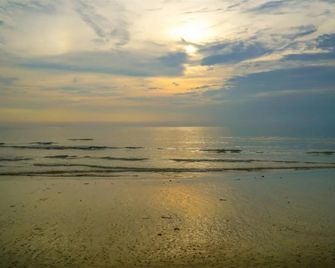 Hotel Mesra Port Dickson - Port Dickson - Beach