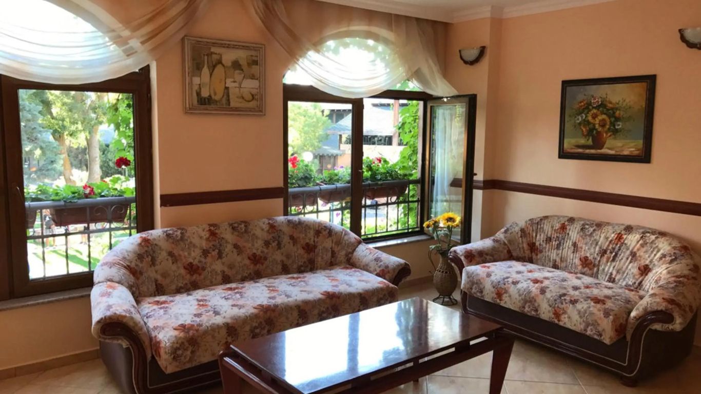 Oleander House And Tennis Club