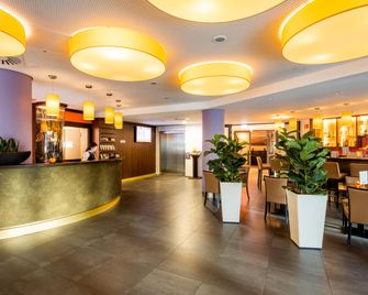 Stadthotel am Römerturm - Cologne - Front desk