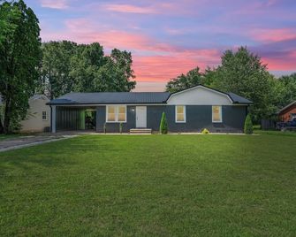 Carbon Ridge 300mbps Wifi - Dog Friendly - Oak Grove - Gebouw