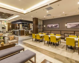 提華納漢普頓希爾頓酒店 - 蒂華納 - 餐廳