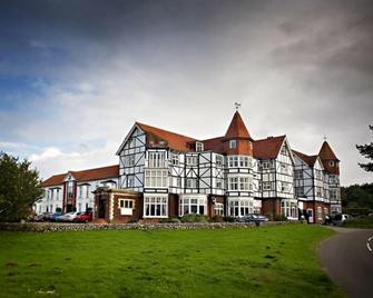 The Links Country Park Hotel - Cromer - Building