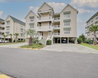 Oceanview 4br/4ba Condo, Steps To Beach/Pool - Ocean Isle Beach - Building