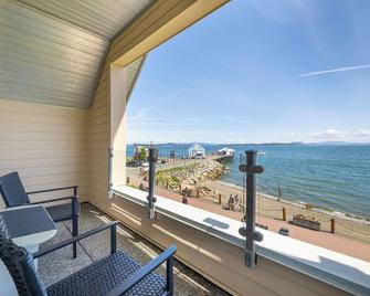 Sidney Waterfront Inn & Suites - Sidney - Balcon