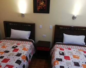Hotel Navarra - Riobamba - Slaapkamer
