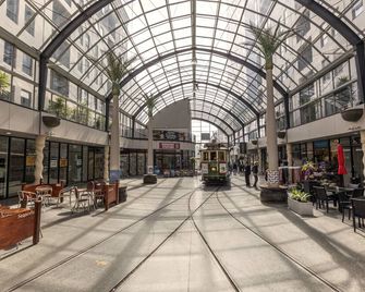 Quest Cathedral Junction Serviced Apartments - כרייסטצ'רץ' - לובי