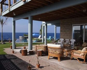 Oceanfront Home with Infinity Pool a 'The Cove at Milolii' - Captain Cook - Innenhof