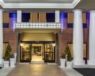 Holiday Inn Express & Suites Greensboro-East By IHG - Greensboro - Κτίριο
