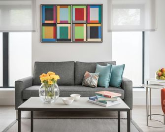 คิวสแควร์บายซูเปอร์ซิตี้อพาร์ทโฮเทล - ไบรตัน - ห้องนั่งเล่น