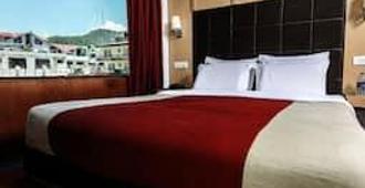 Holiday Plaza Hotel - Srinagar - Bedroom