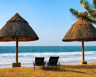 Roc Heights Lodge - Bakau - Playa