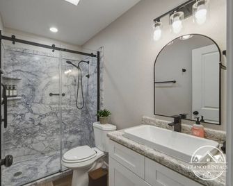 New Modern Escape in Garden City-Spacious & Stylish - Garden City