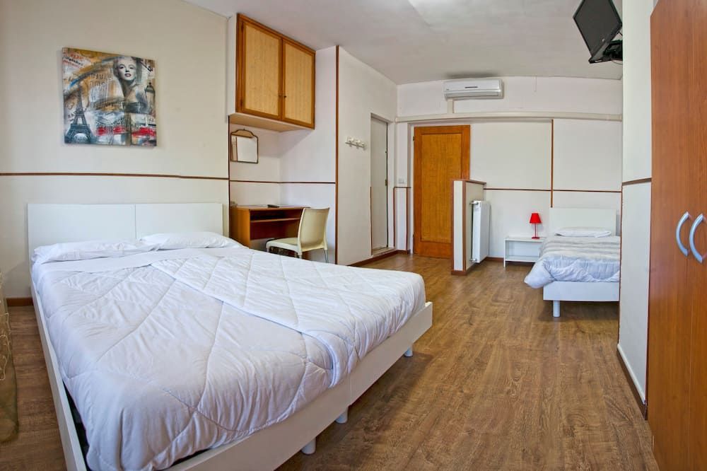 Hotel Riviera Sanremo - San Remo - Bedroom