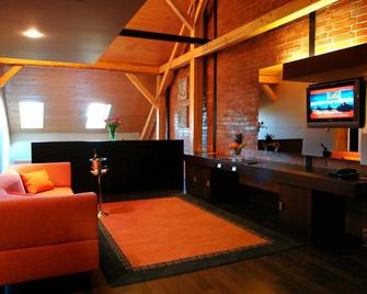 Hotel Zlaty Dukat - كوسيتش - غرفة معيشة