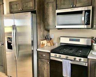 Montana Getaway with mountain views - Ennis - Kitchen