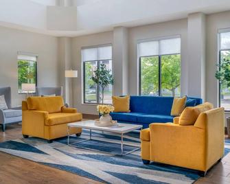 Comfort Suites Auburn Hills-Detroit - Оберн-Гіллс - Вітальня