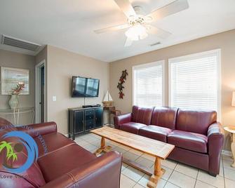 Sandcastle Up - North Myrtle Beach - Living room