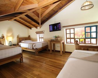 Hotel Boutique Vieja Cuba - Quito - Soverom