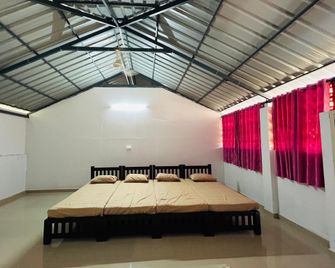 Athirappilly Inn - Vettilappara - Bedroom