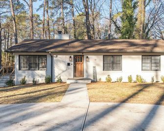 4bd Cozy Urban Escape 5 Mins To Dwtn & Wakemed. Movie Room And Arcade Game! - Raleigh - Building