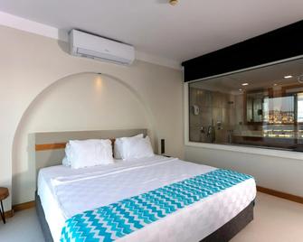 Efe Hotel - Kusadasi - Makuuhuone