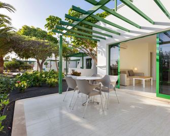THB Royal - Playa Blanca - Patio