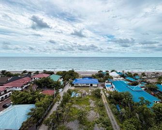 Puerto de San Juan Beach Resort Hotel and Residences La Union - San Juan