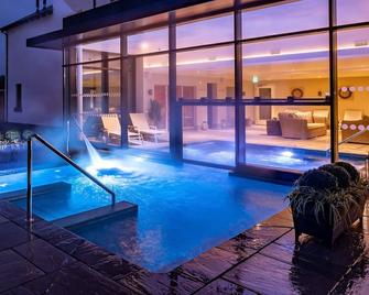 天鵝Spa酒店 - 阿爾弗斯頓 - 游泳池