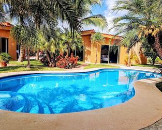 Myoli Wellness & Happiness Bnb - Playa del Carmen - Pool