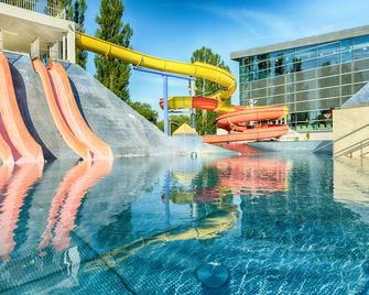Hotel Aquacity Riverside - Poprad - Piscină
