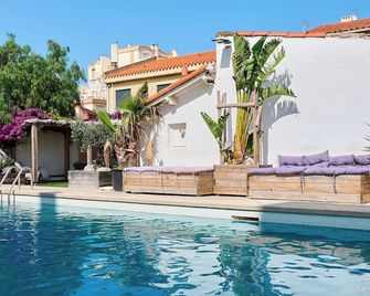 Hôtel Les Sables - Urban Style - by Logis Hotels - Canet-en-Roussillon - Pool