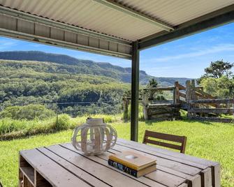 Molla Eco Lodge - Berry - Innenhof