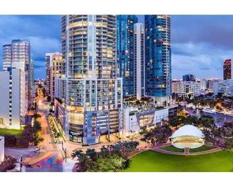 Luxury High Rise 2 Bedroom Condo In Las Olas - Fort Lauderdale - Edifício