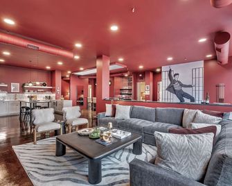 Elvis Penthouse Suite 4BR by Maddox Hotel - Nashville - Salon