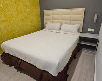 Fortune Hotel - Johor Bahru - Bedroom