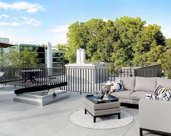 Cosmopolitan Apartments Zürich Seefeld - Zurich - Balcony